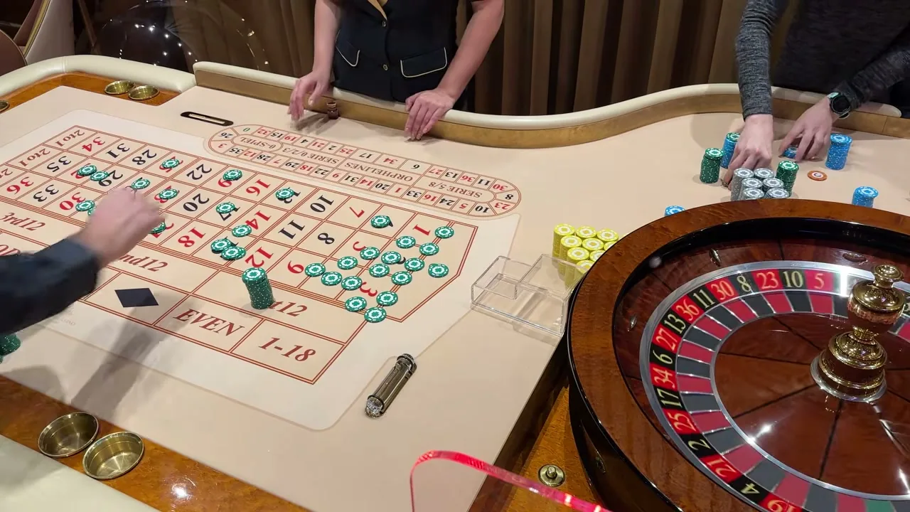 Mesa de ruleta preparada antes del siguiente giro